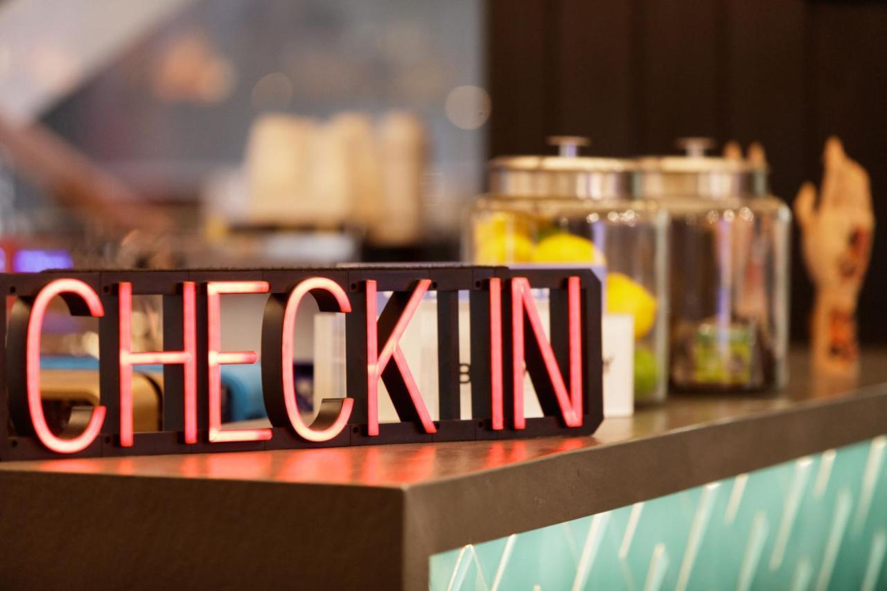 Moxy Richmond Downtown Hotel Ngoại thất bức ảnh